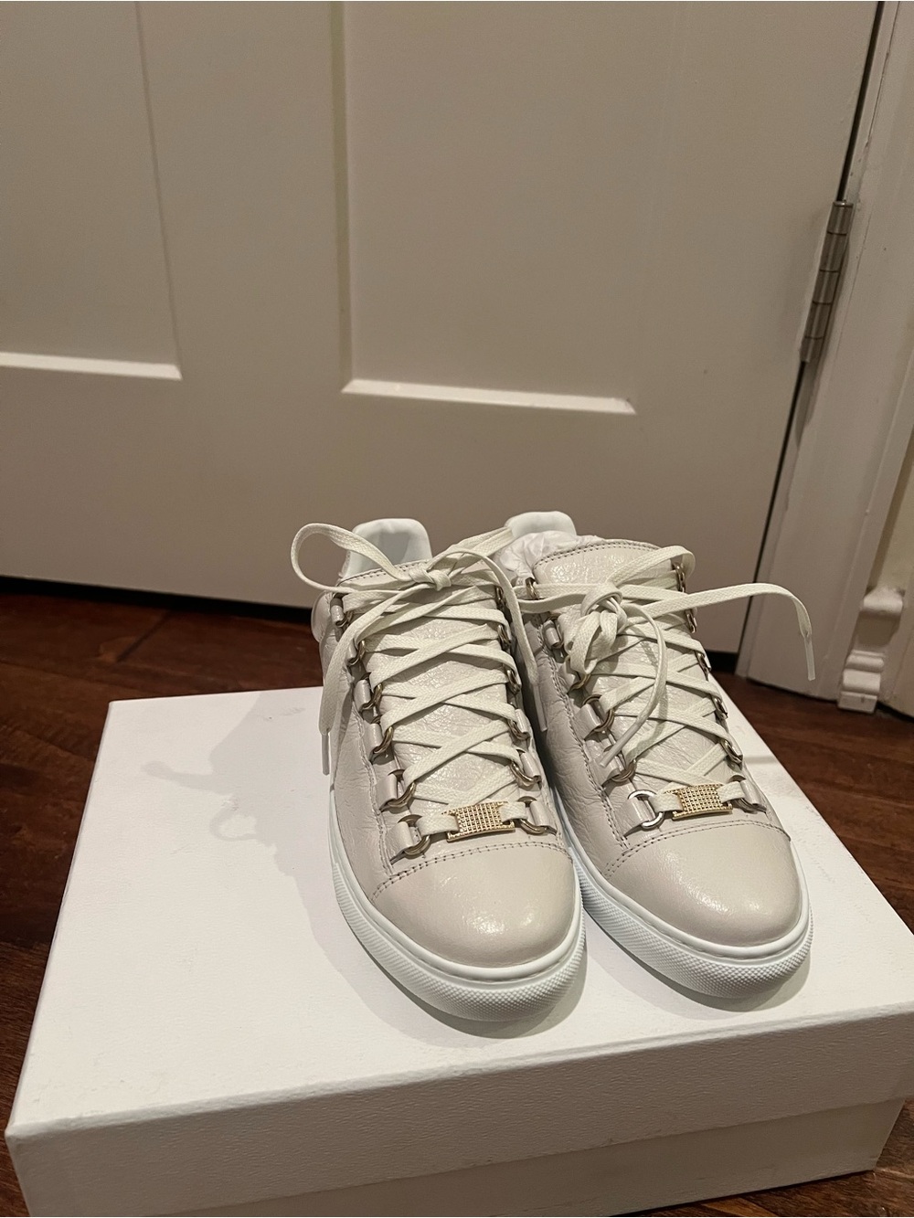 Balenciaga Off-White/Cream Crinkled Leather Low-Top Sneakers